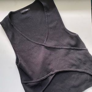 CROSSBODY BLACK TOP